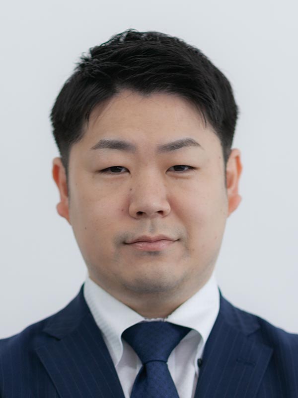 西東 輝